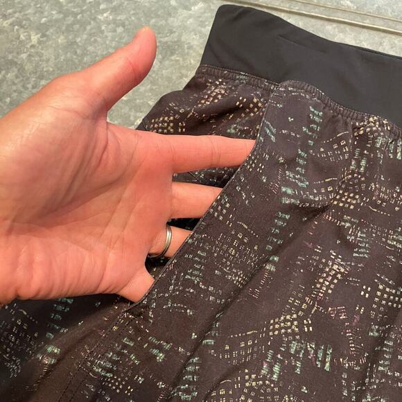 Lululemon T.H.E. Linerless Shorts Mens Large Multicolor AOP Black Athleisure - Picture 2 of 9